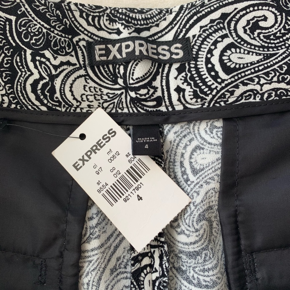 Express Mid Rise Paisley Shorts Size 4 - Picture 6 of 6